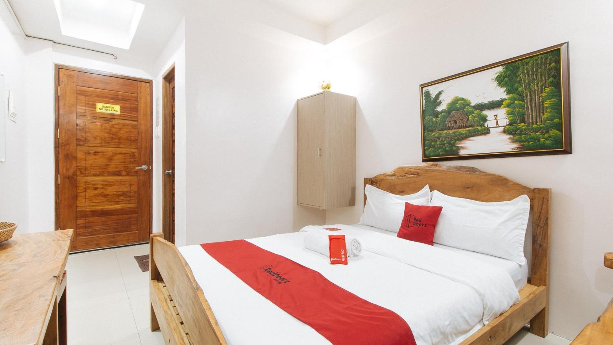 Reddoorz Plus @ Jollydays Hotel Nueva Ecija San Jose  Exterior photo